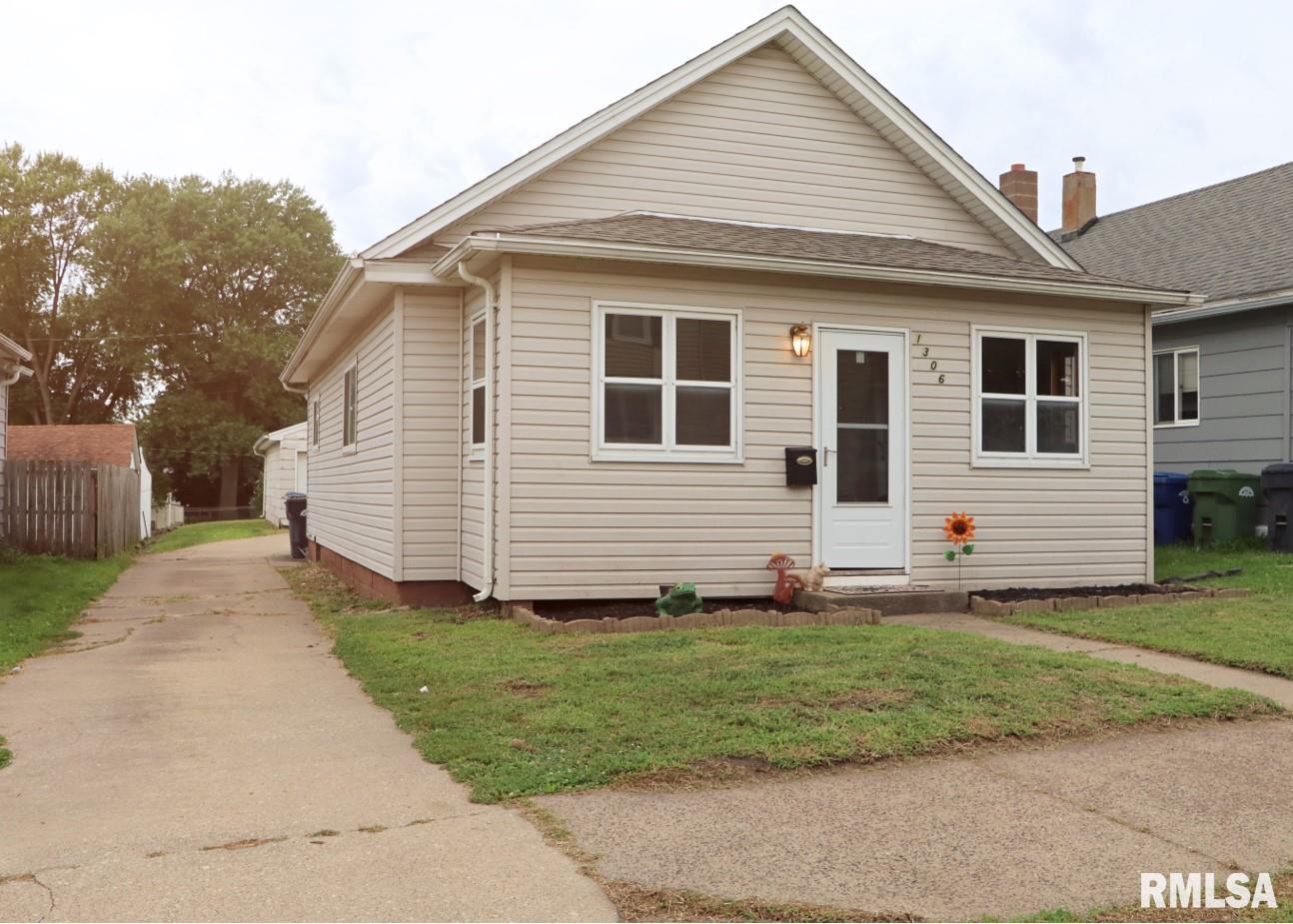 1306 South 9th Street Clinton, IA 52732 - Photo 2 of 19 Gallery Image 2