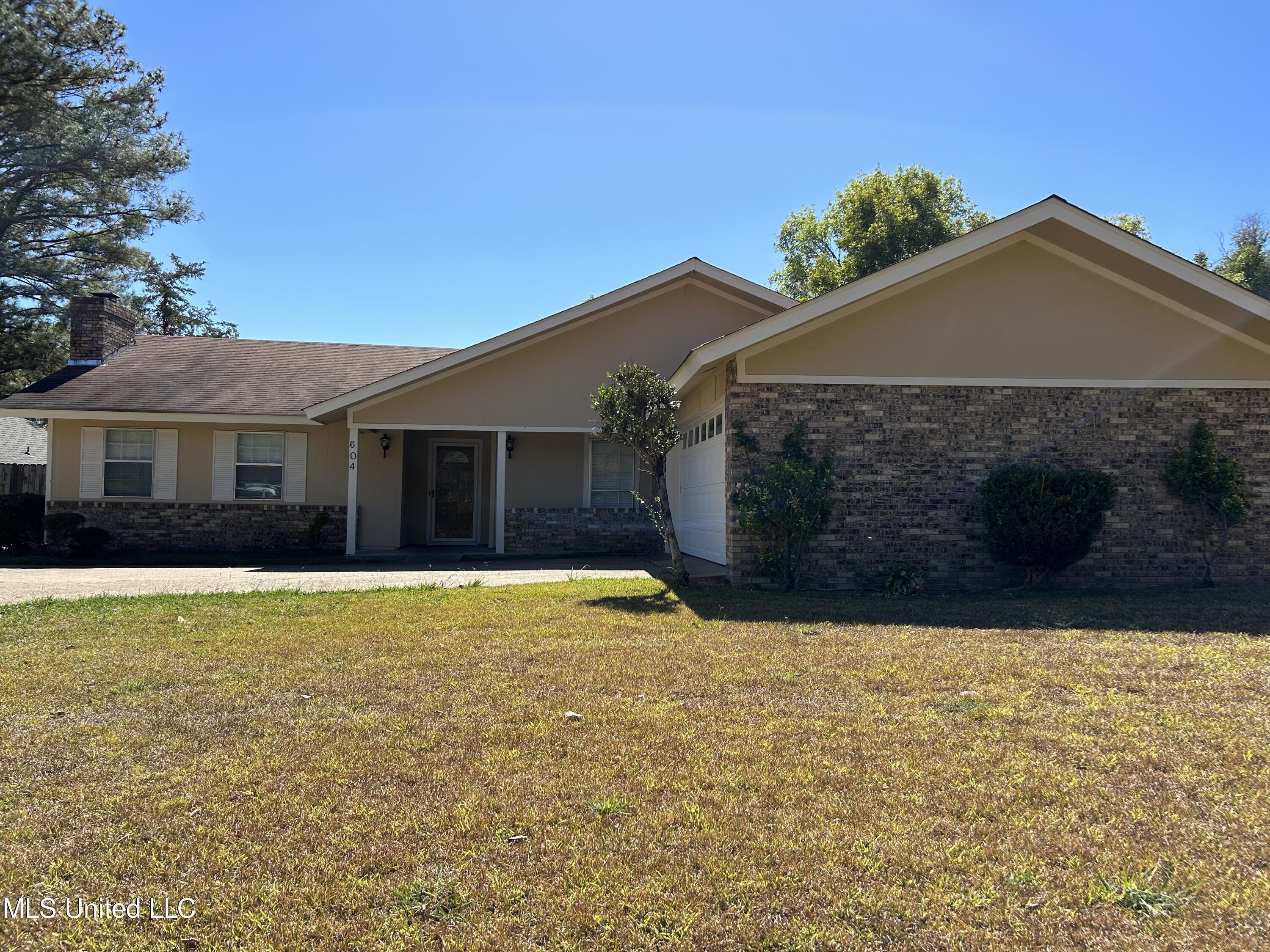 604 Clinton Boulevard Clinton, MS 39056 - Photo 1 of 23 604-Front