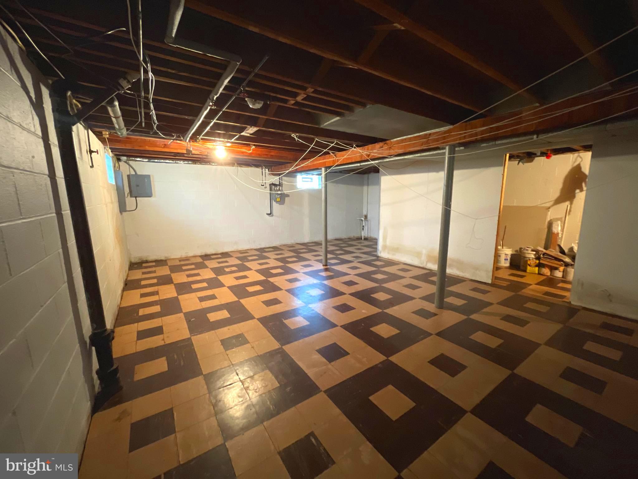 6804 Lenbern Road Baltimore, MD 21207 - Photo 12 of 17 a view of an empty room