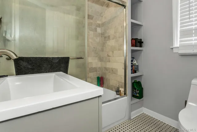 $5,000 | 4 West 11th Street, Huntington Station, NY 11746