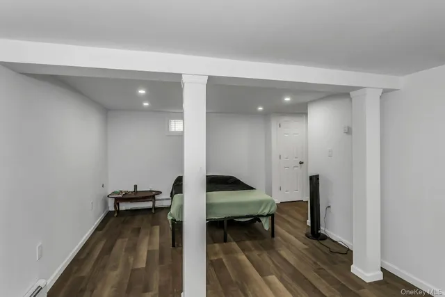 $5,000 | 4 West 11th Street, Huntington Station, NY 11746