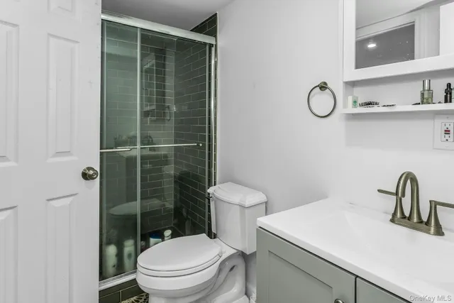 $5,000 | 4 West 11th Street, Huntington Station, NY 11746