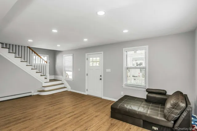 $5,000 | 4 West 11th Street, Huntington Station, NY 11746