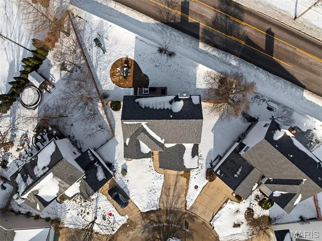 $374,900 | 200 Westwind Estates Court, Valley Park, MO 63088