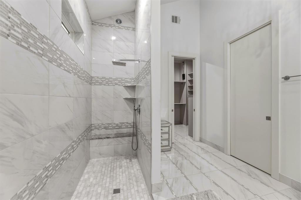 1515 North Fielder Road Arlington, TX 76012 - Photo 24 of 35 a bathroom with a bathtub and shower
