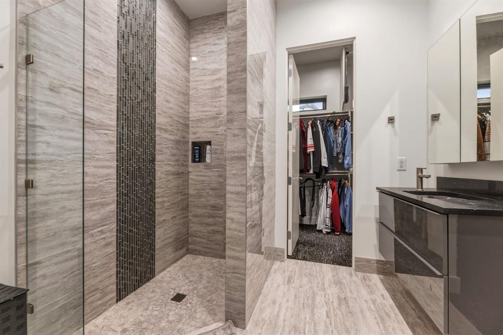 1515 North Fielder Road Arlington, TX 76012 - Photo 29 of 35 a bathroom with a shower