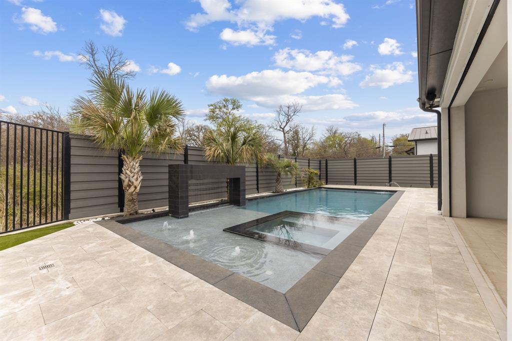 1515 North Fielder Road Arlington, TX 76012 - Photo 3 of 35