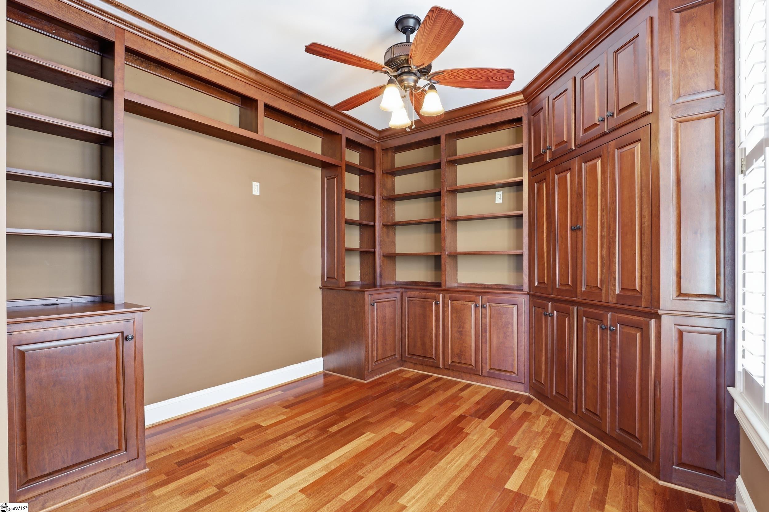 400 North Main Street, Unit 301 Greenville, SC 29601 - Photo 13 of 29
