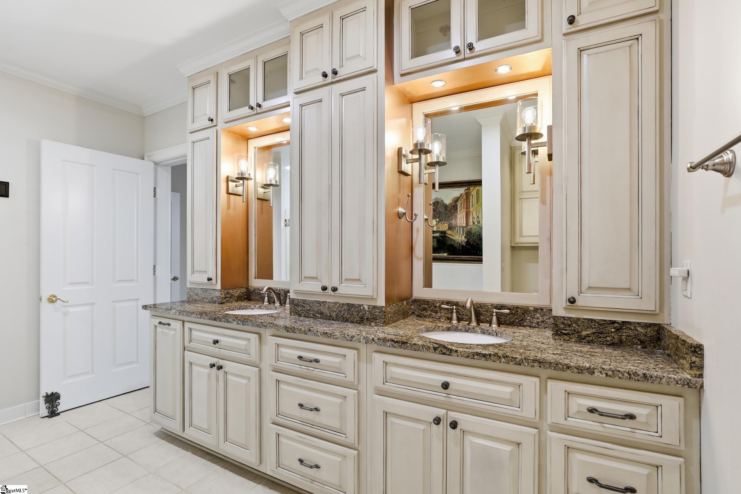 400 North Main Street, Unit 301 Greenville, SC 29601 - Photo 17 of 29