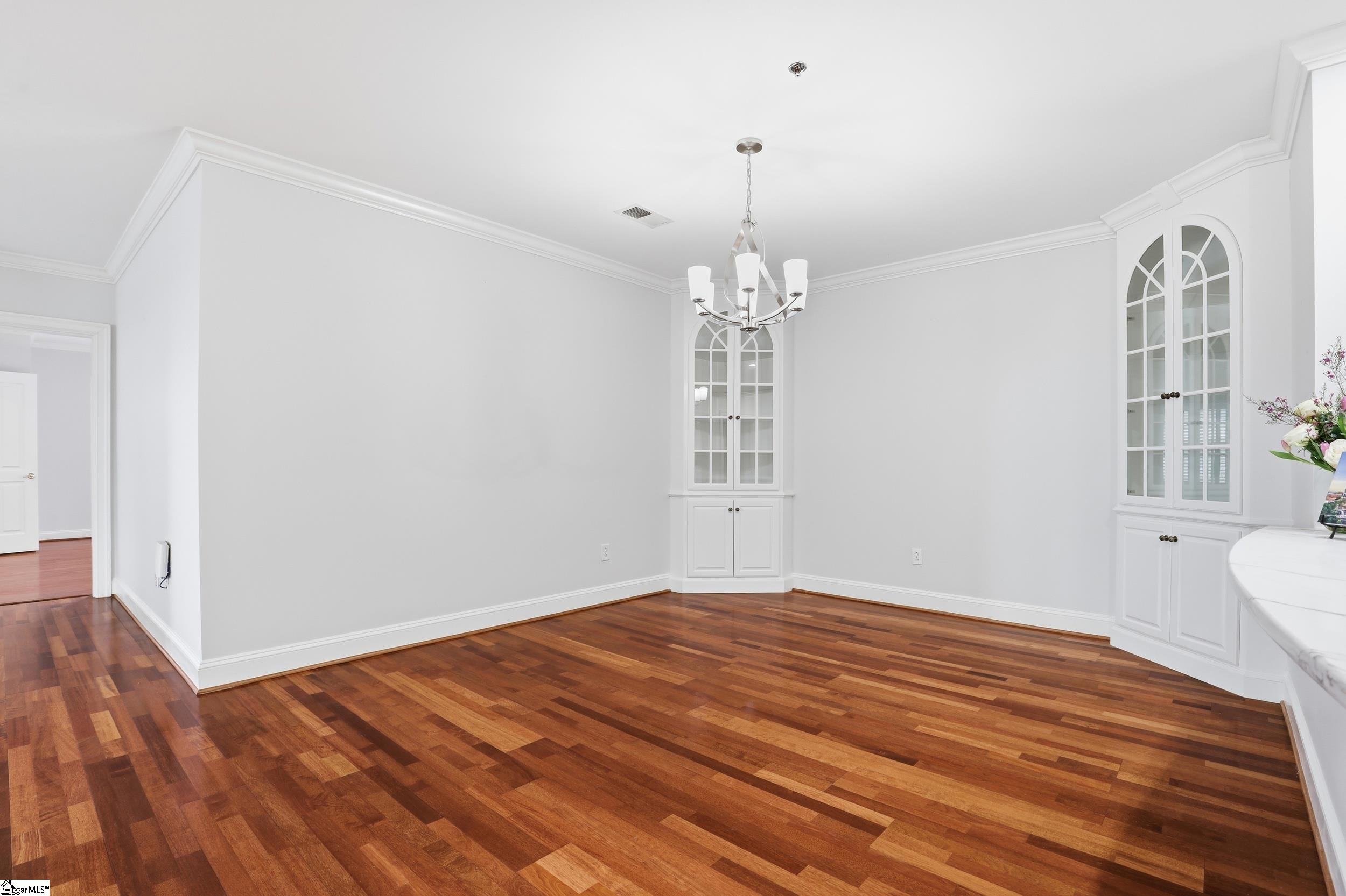 400 North Main Street, Unit 301 Greenville, SC 29601 - Photo 4 of 29