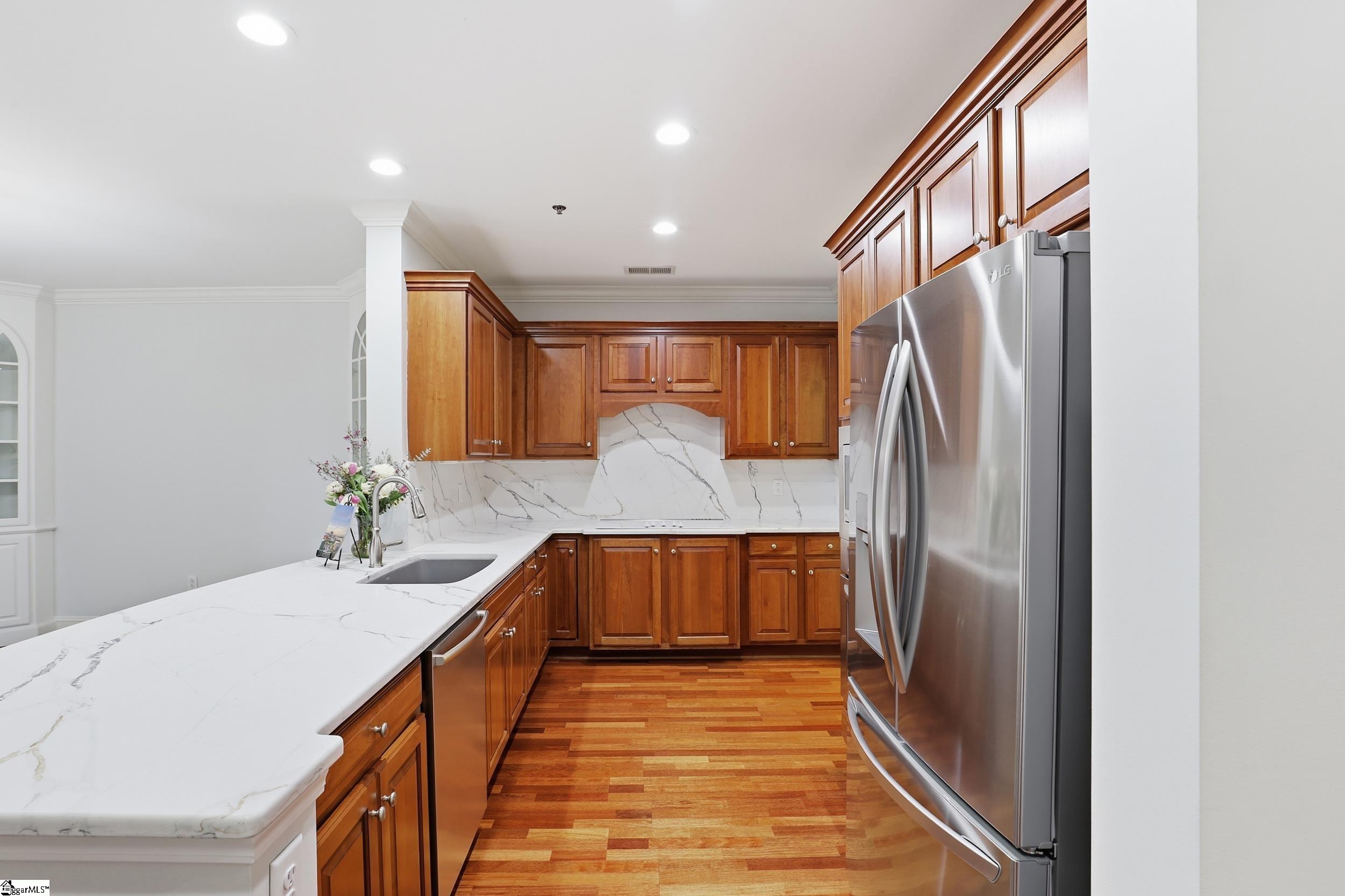 400 North Main Street, Unit 301 Greenville, SC 29601 - Photo 6 of 29