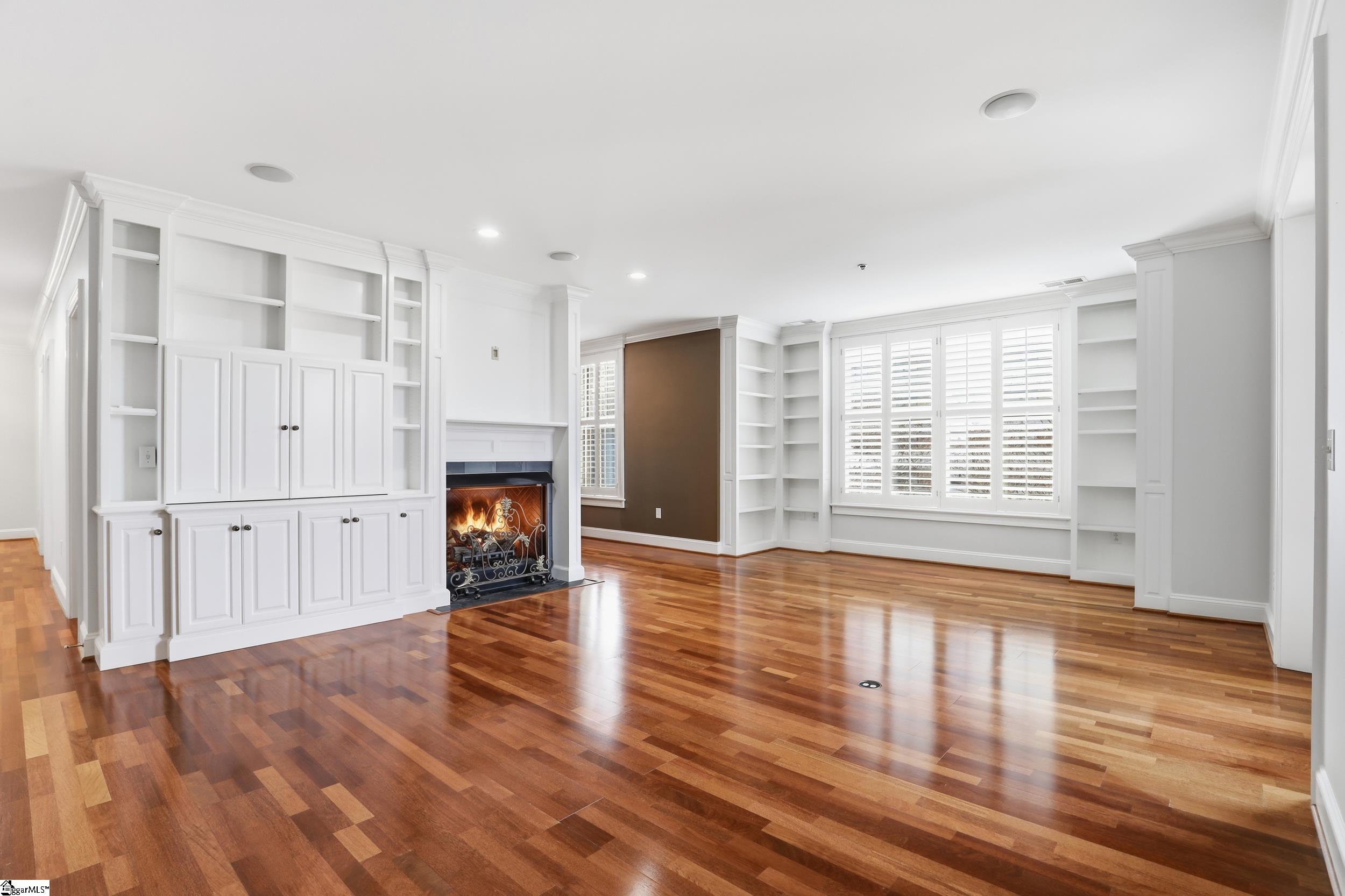 400 North Main Street, Unit 301 Greenville, SC 29601 - Photo 10 of 29
