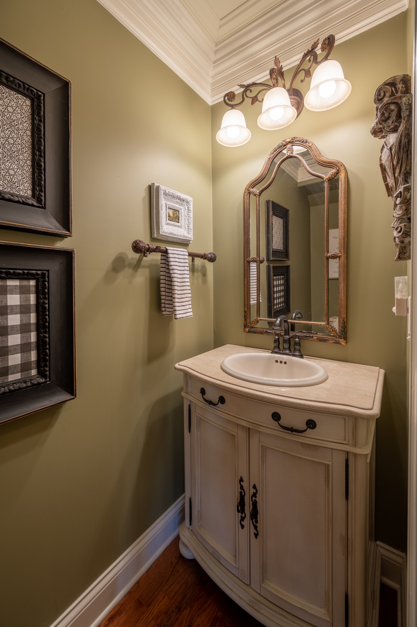 4335 North Chapel Road Franklin, TN 37067 - Photo 32 of 55 a bathroom with a sink and a mirror