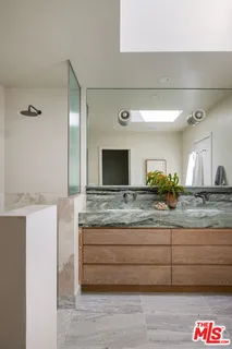 $1,998,000 | 3815 Chanson Drive, View Park, CA 90043