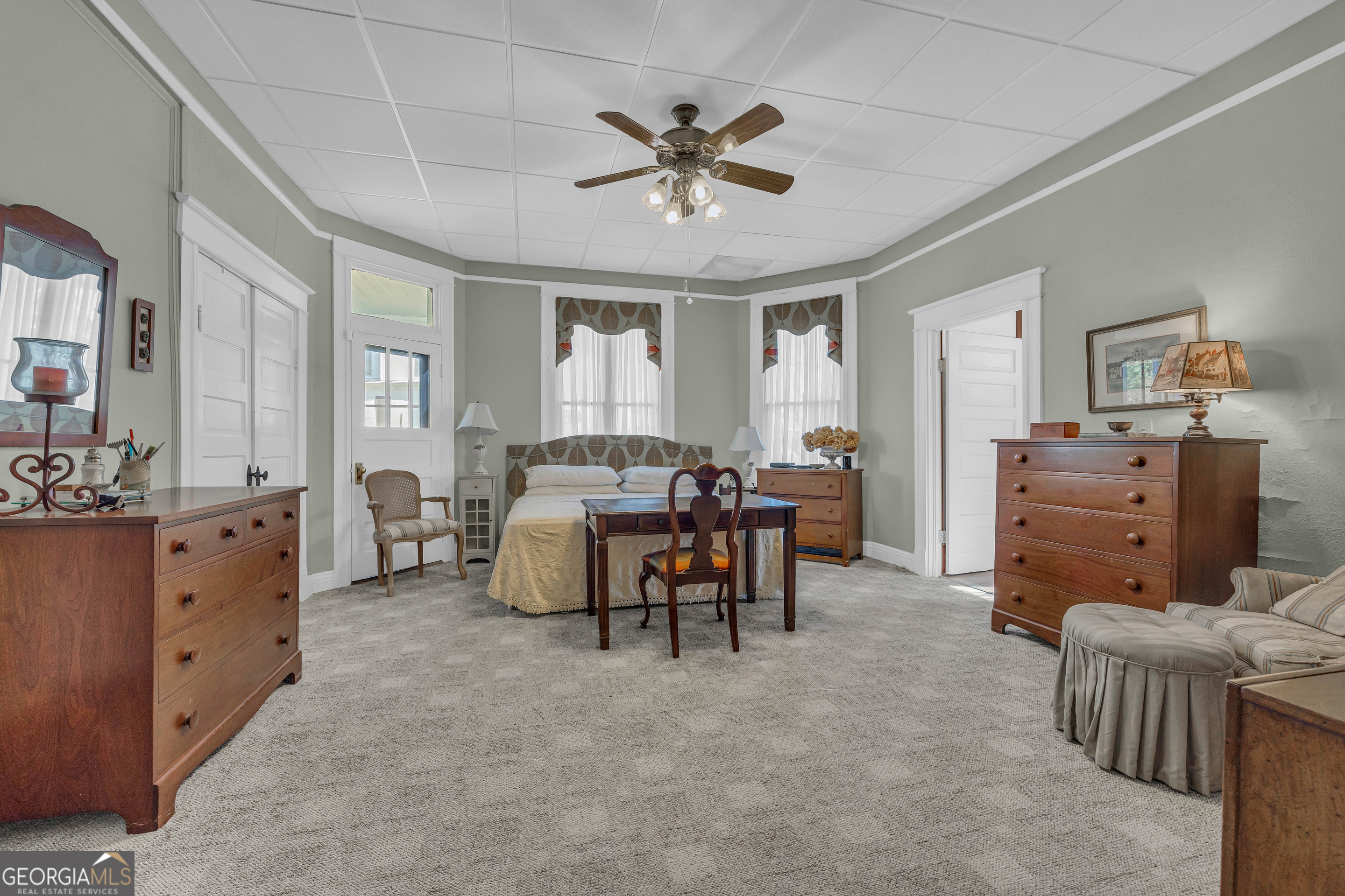 105 South Thomas Street Elberton, GA 30635 - Photo 35 of 57 a living room with furniture and window