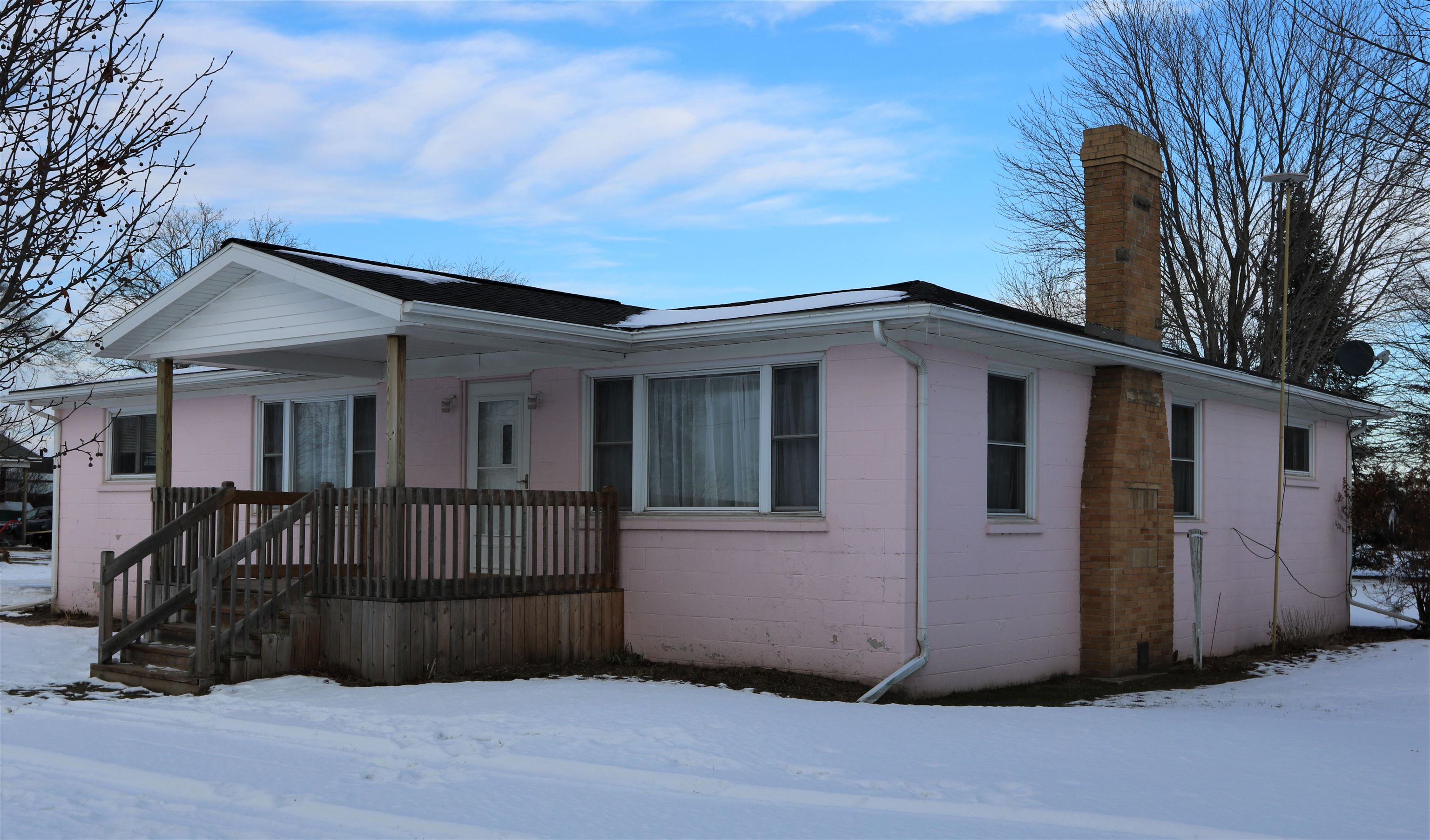 6712 North Pingree Road Elwell, MI 48832 - Photo 2 of 43 1896240-1.JPG