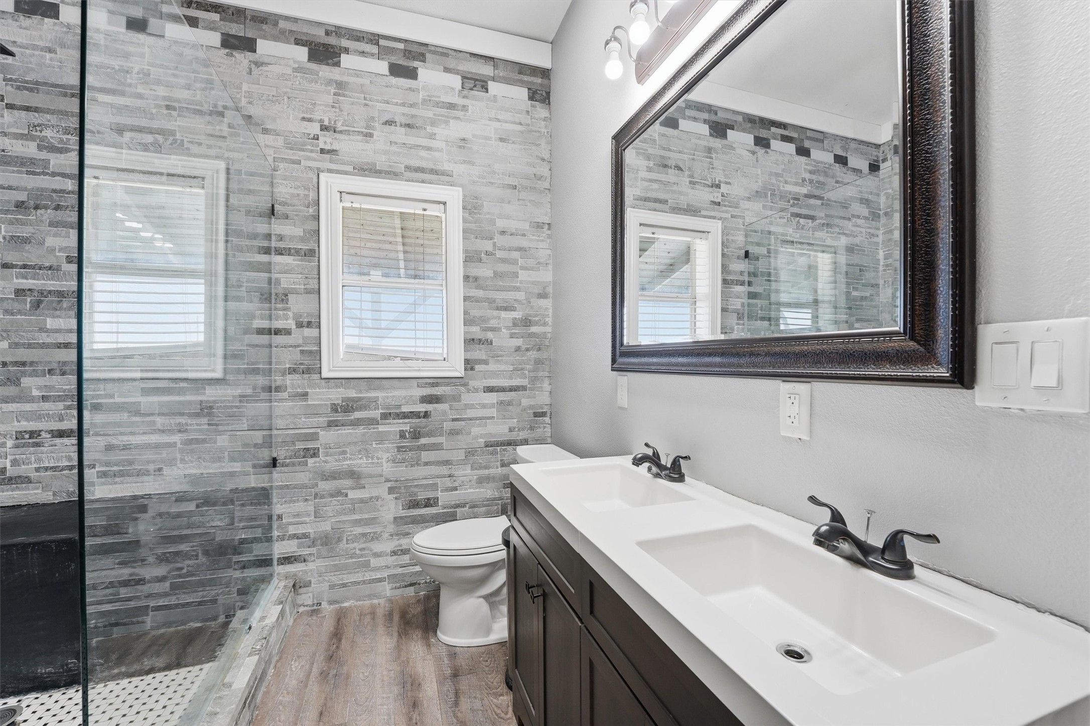 21902 Ramsey Road Crosby, TX 77532 - Photo 15 of 30 Primary Bathroom