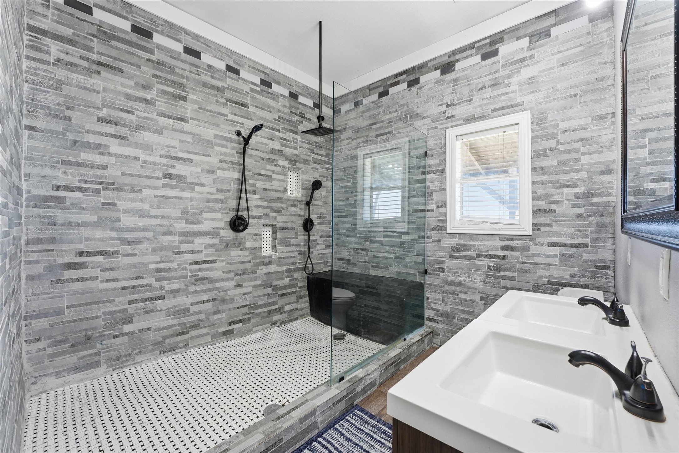 21902 Ramsey Road Crosby, TX 77532 - Photo 16 of 30 Primary Bathroom