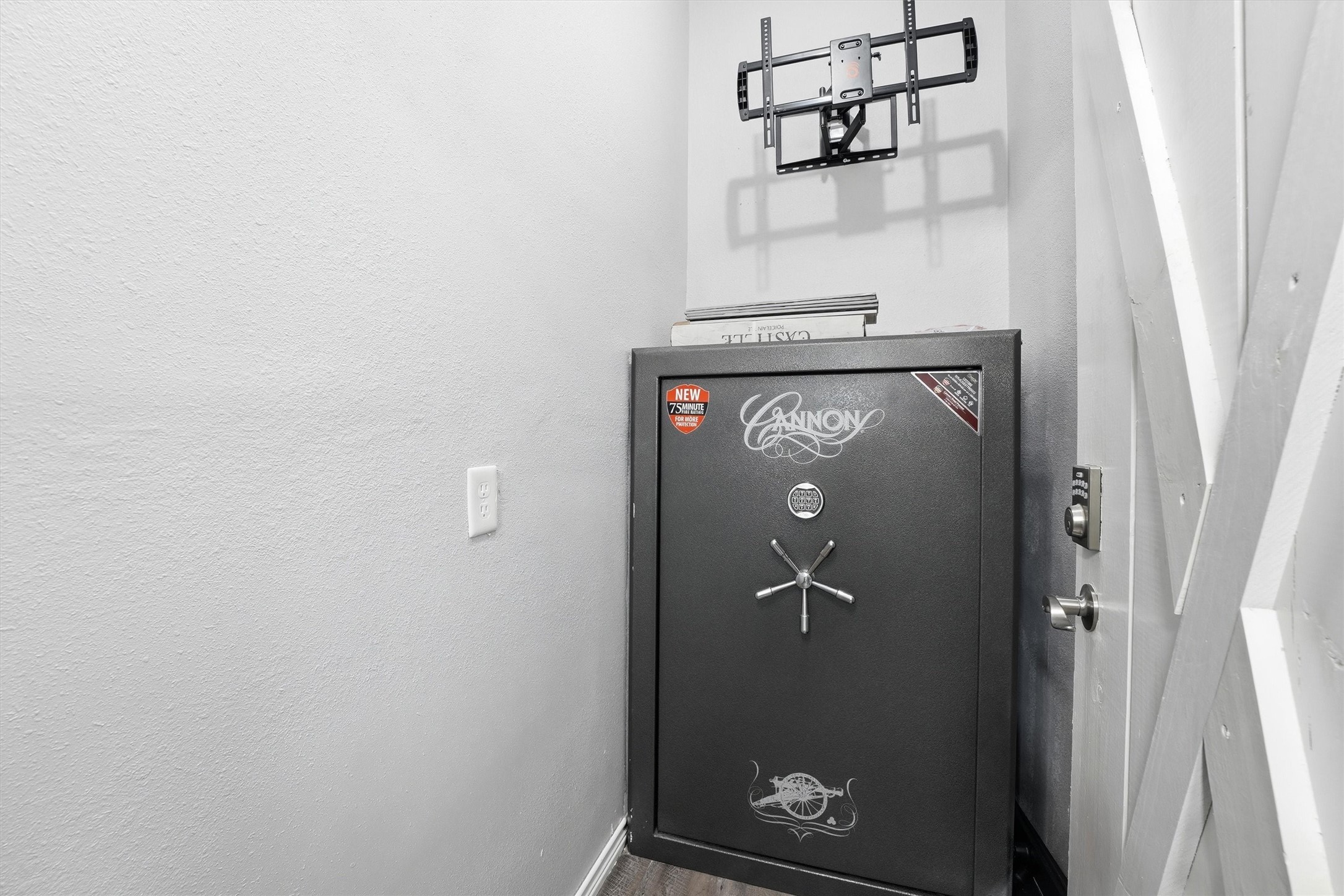 21902 Ramsey Road Crosby, TX 77532 - Photo 17 of 30 Gun Safe Room