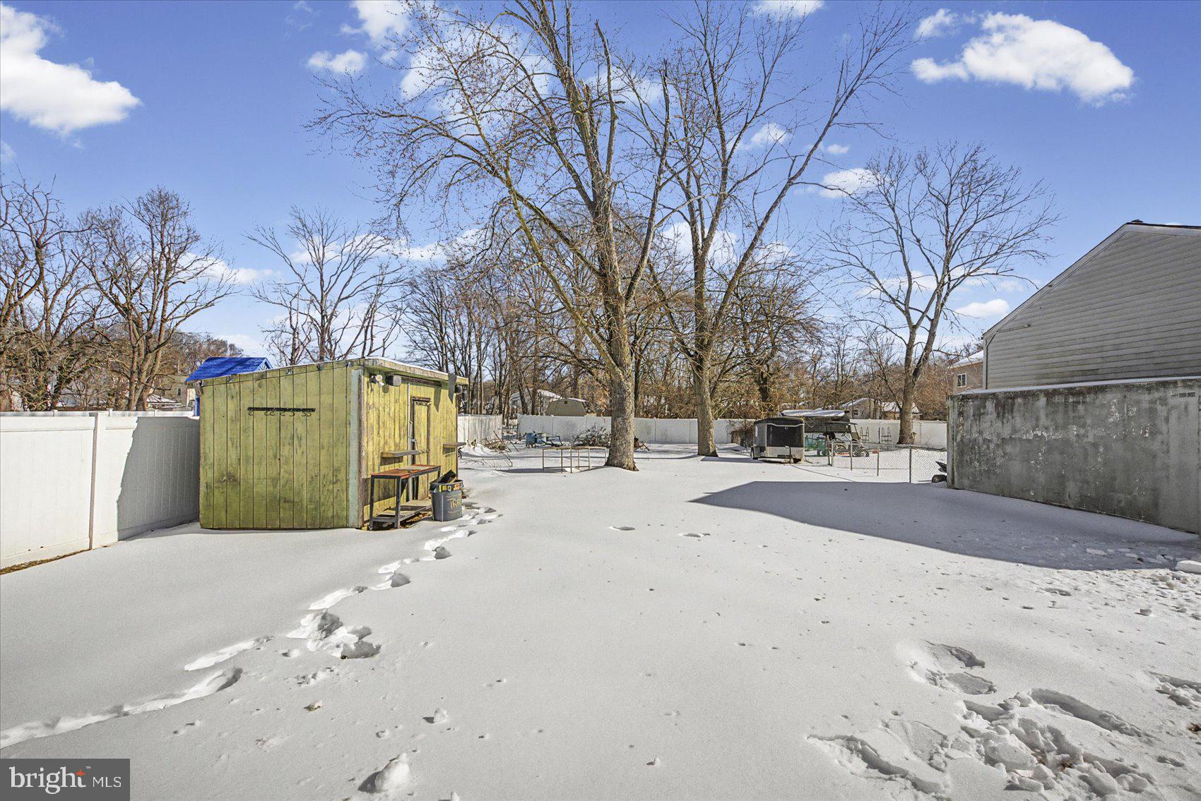 2707 Sparrows Point Road Baltimore, MD 21219 - Photo 28 of 34 Back yard