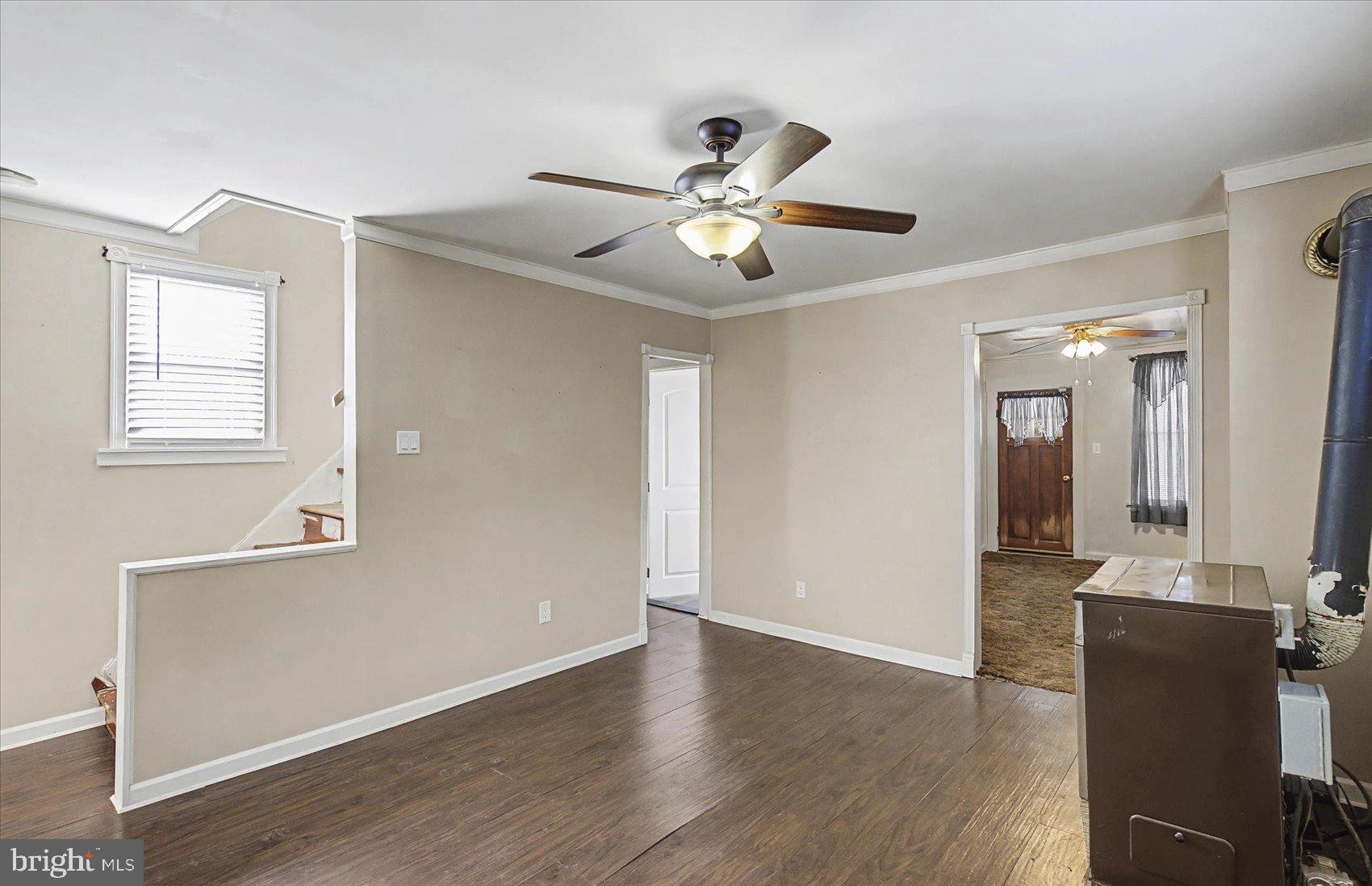 2707 Sparrows Point Road Baltimore, MD 21219 - Photo 7 of 34 Dining room with heat source