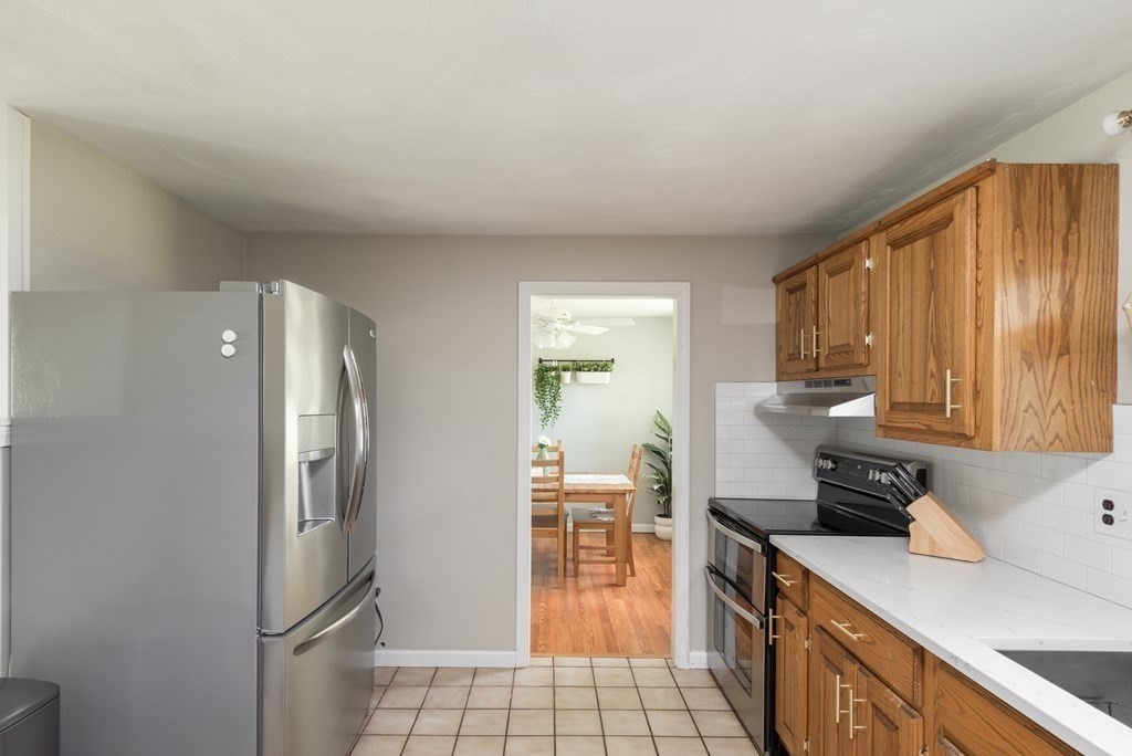 175 Nicholas Road Raynham, MA 02767 - Photo 9 of 24 Gallery Image 9