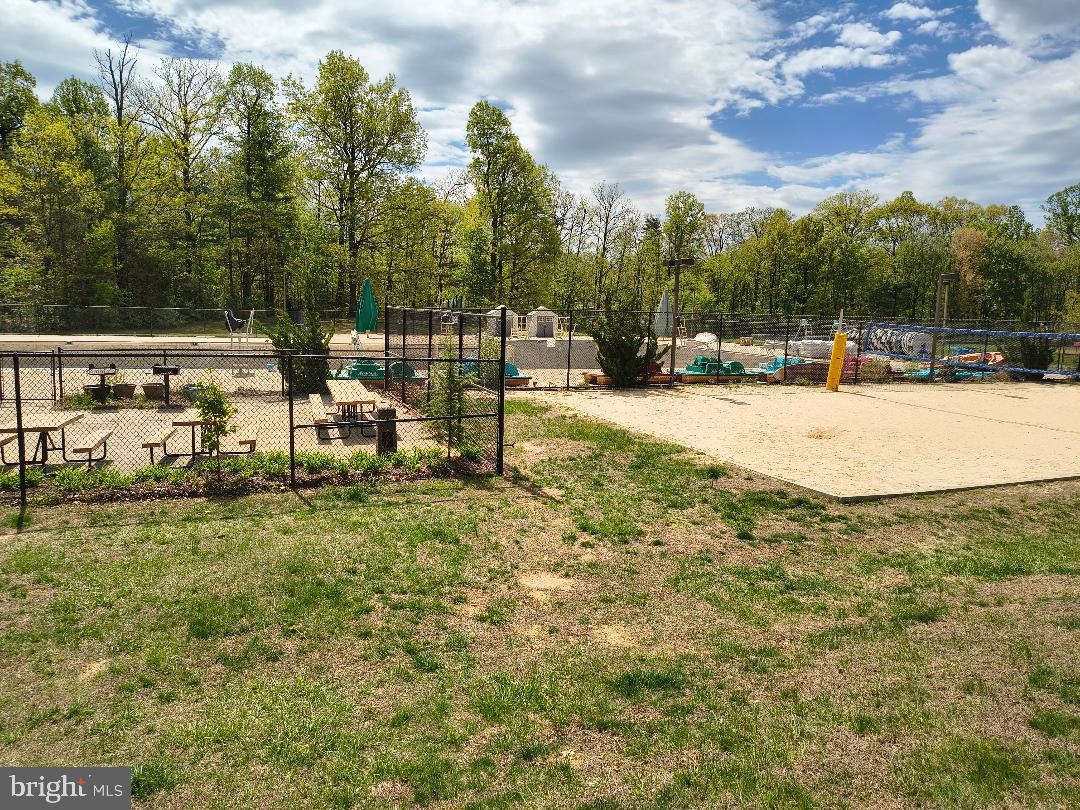 11417 Night Star Way Reston, VA 20194 - Photo 39 of 41 a view of a yard with table and chairs