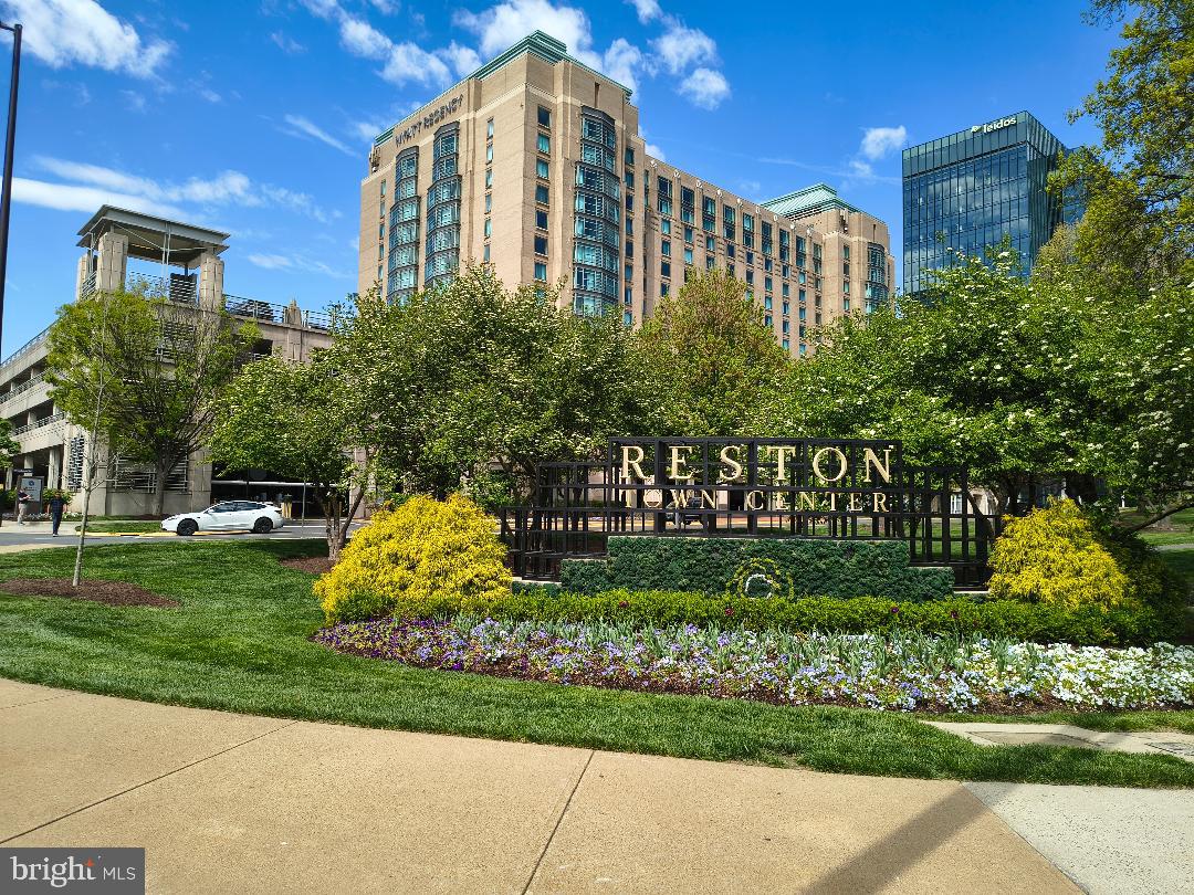 11417 Night Star Way Reston, VA 20194 - Photo 41 of 41 a front view of a house with a yard