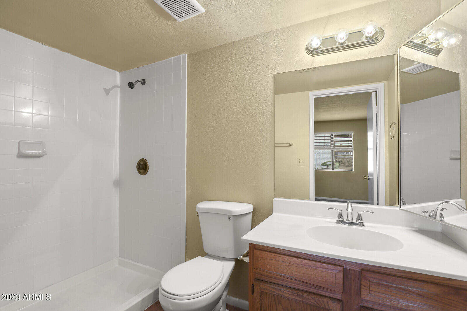 16635 North Cave Creek Road, Unit 112 Phoenix, AZ 85032 - Photo 14 of 20 Bathroom2
