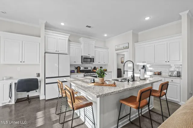 $299,999 | 117 Bailey Cove, Canton, MS 39046