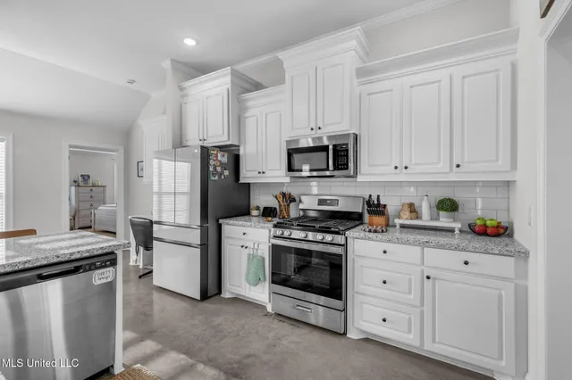 $299,999 | 117 Bailey Cove, Canton, MS 39046