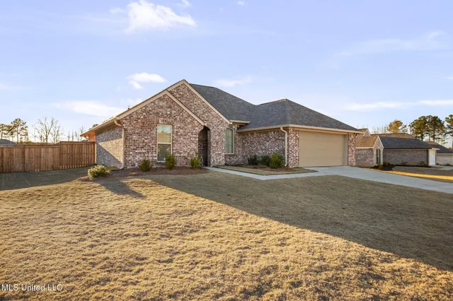 $299,999 | 117 Bailey Cove, Canton, MS 39046