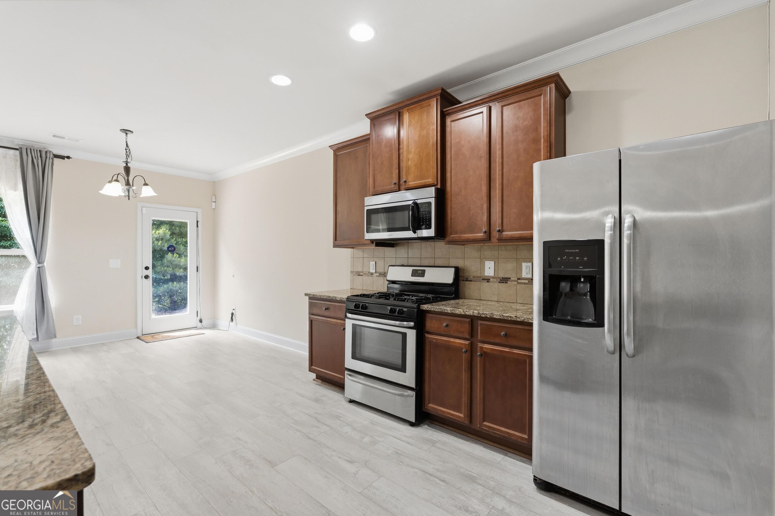 2777 Lakeview Walk Decatur, GA 30035 - Photo 9 of 36