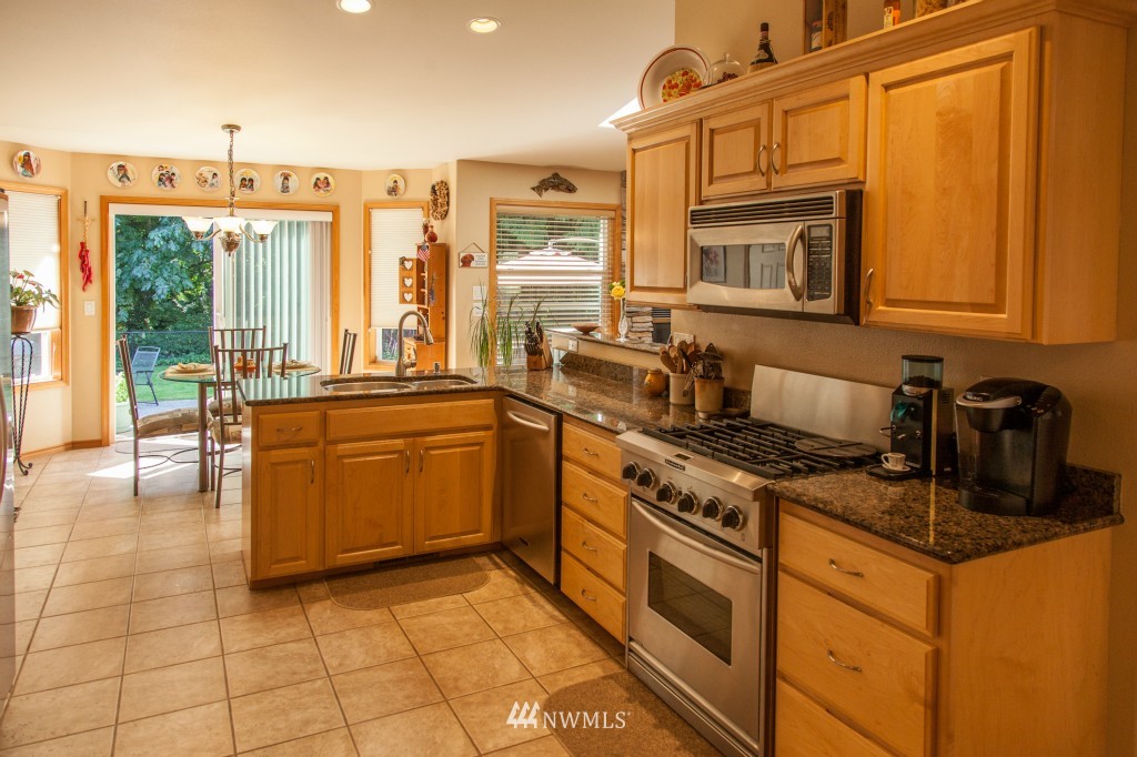 8204 Quinault Road Blaine, WA 98230 - Photo 9 of 25 Gallery Image 9