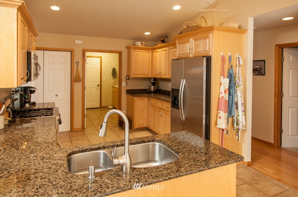 8204 Quinault Road Blaine, WA 98230 - Photo 10 of 25 Gallery Image 10