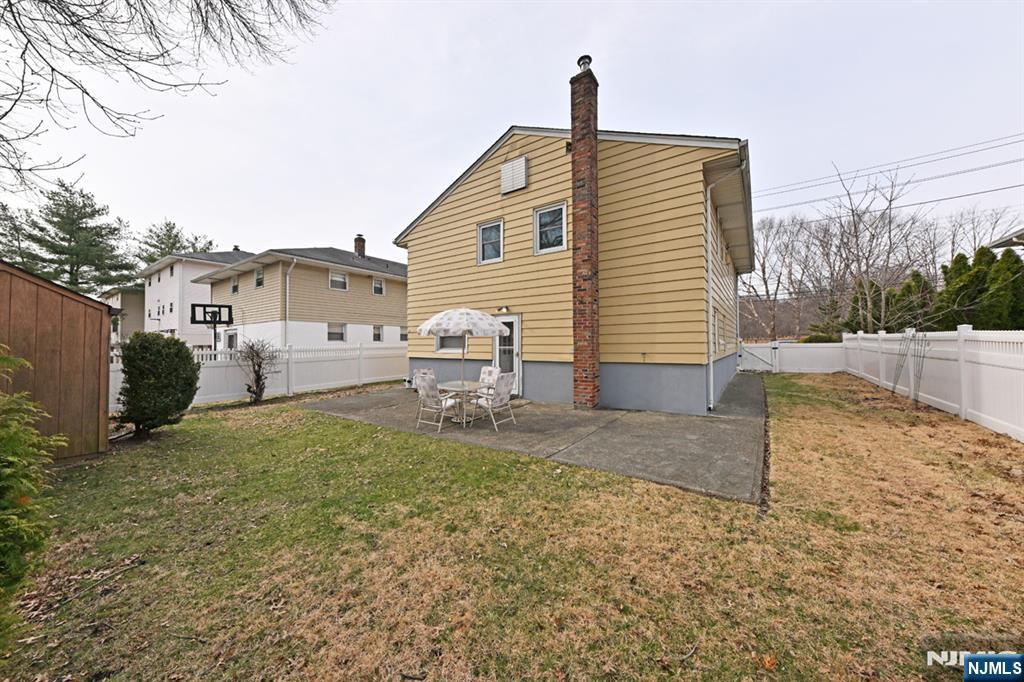 216 Mehrhof Road Little Ferry, NJ 07643 - Photo 18 of 22