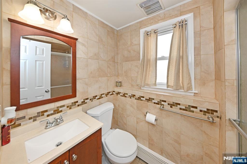 216 Mehrhof Road Little Ferry, NJ 07643 - Photo 9 of 22