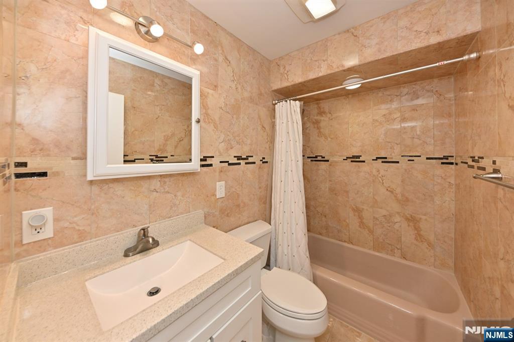 216 Mehrhof Road Little Ferry, NJ 07643 - Photo 10 of 22