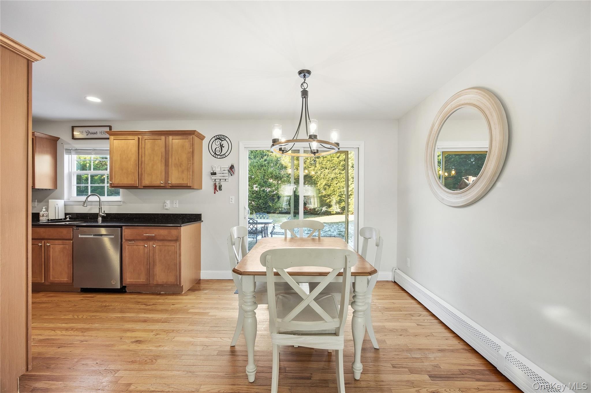 147 Ruth Street West Islip, NY 11795 - Photo 11 of 27