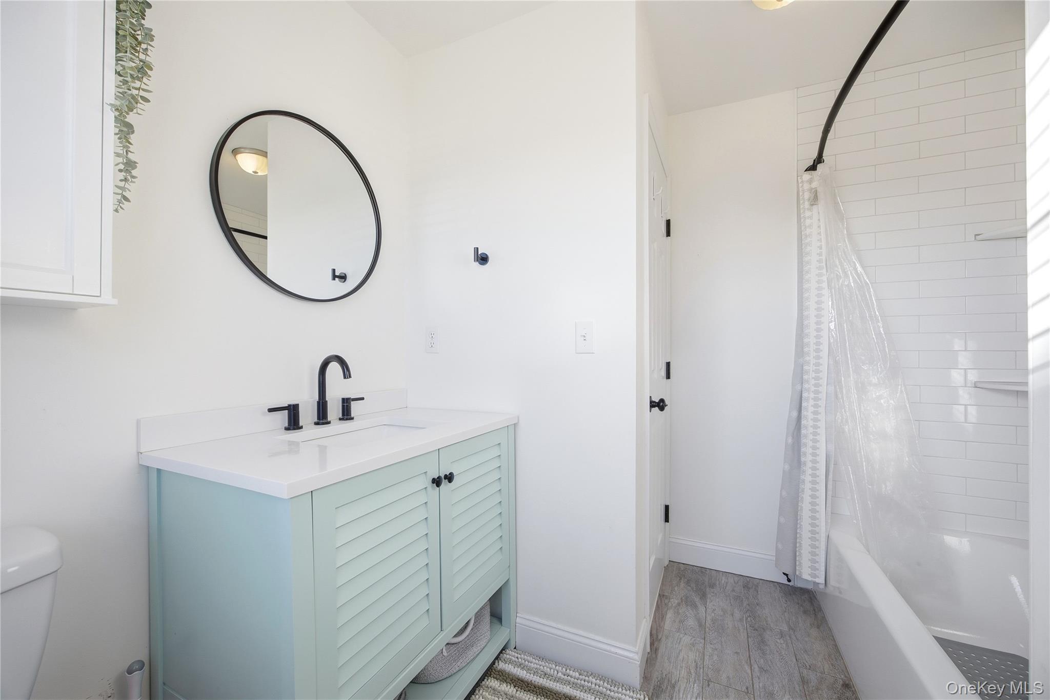 147 Ruth Street West Islip, NY 11795 - Photo 15 of 27