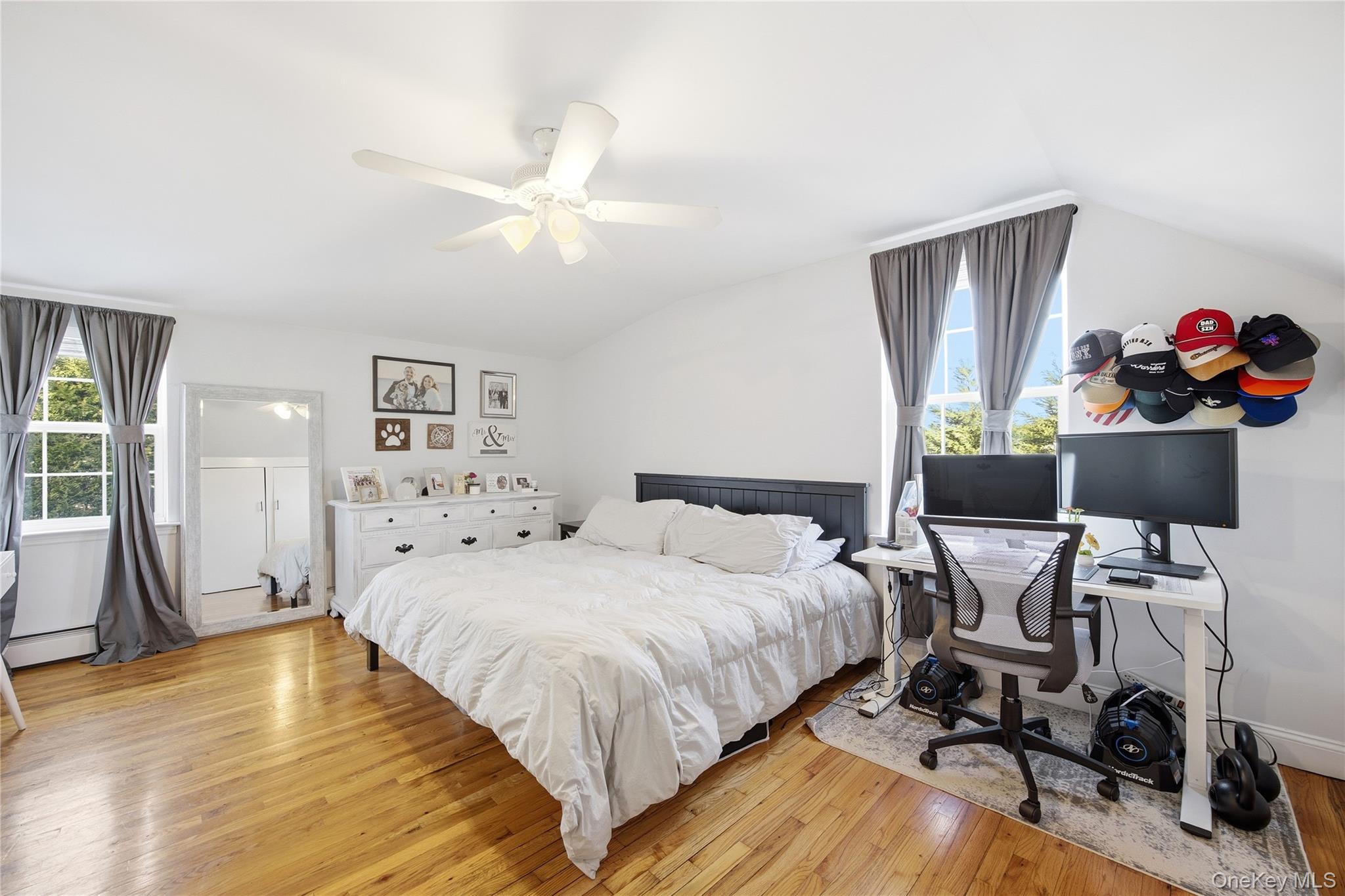 147 Ruth Street West Islip, NY 11795 - Photo 17 of 27