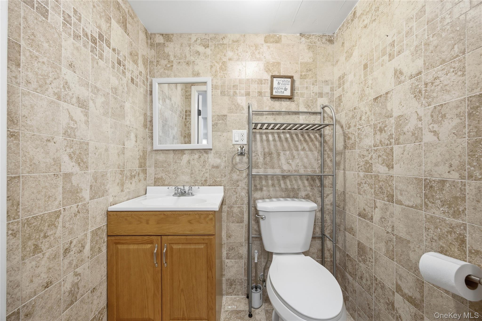 147 Ruth Street West Islip, NY 11795 - Photo 22 of 27