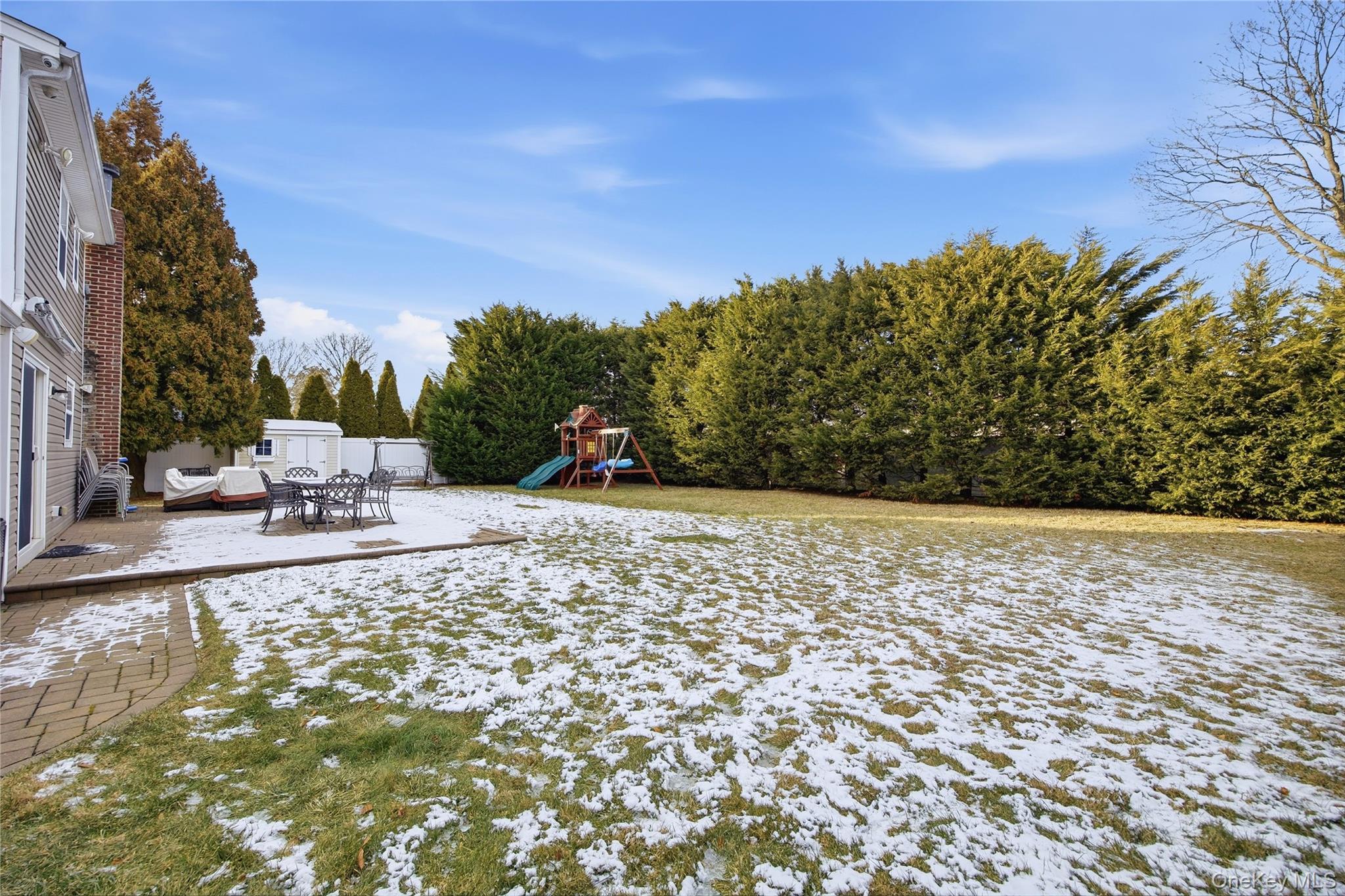 147 Ruth Street West Islip, NY 11795 - Photo 23 of 27