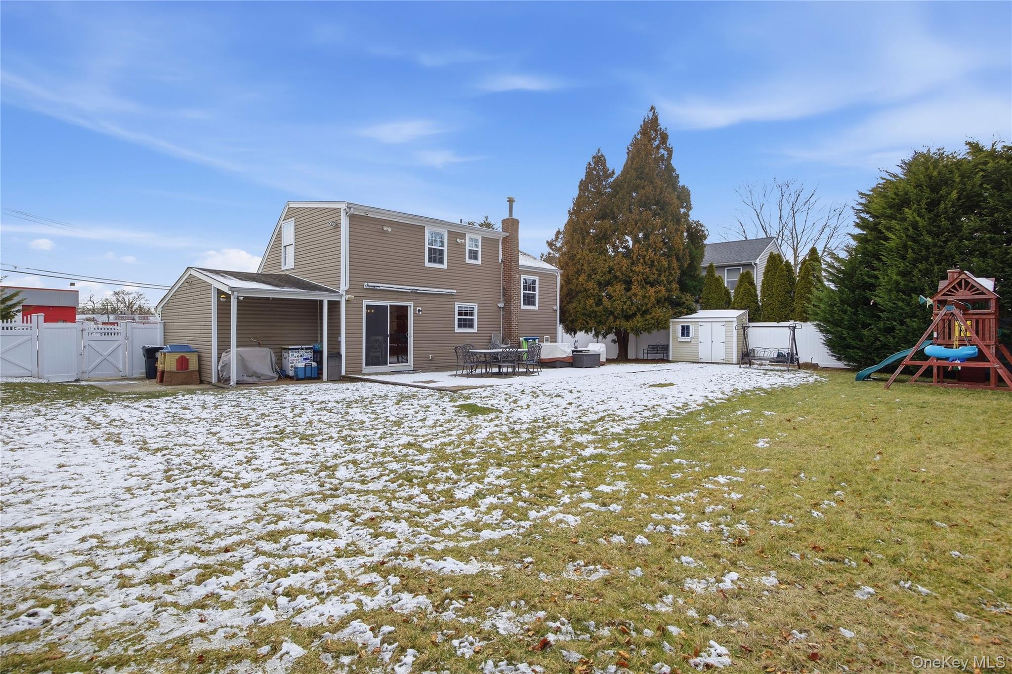 147 Ruth Street West Islip, NY 11795 - Photo 24 of 27