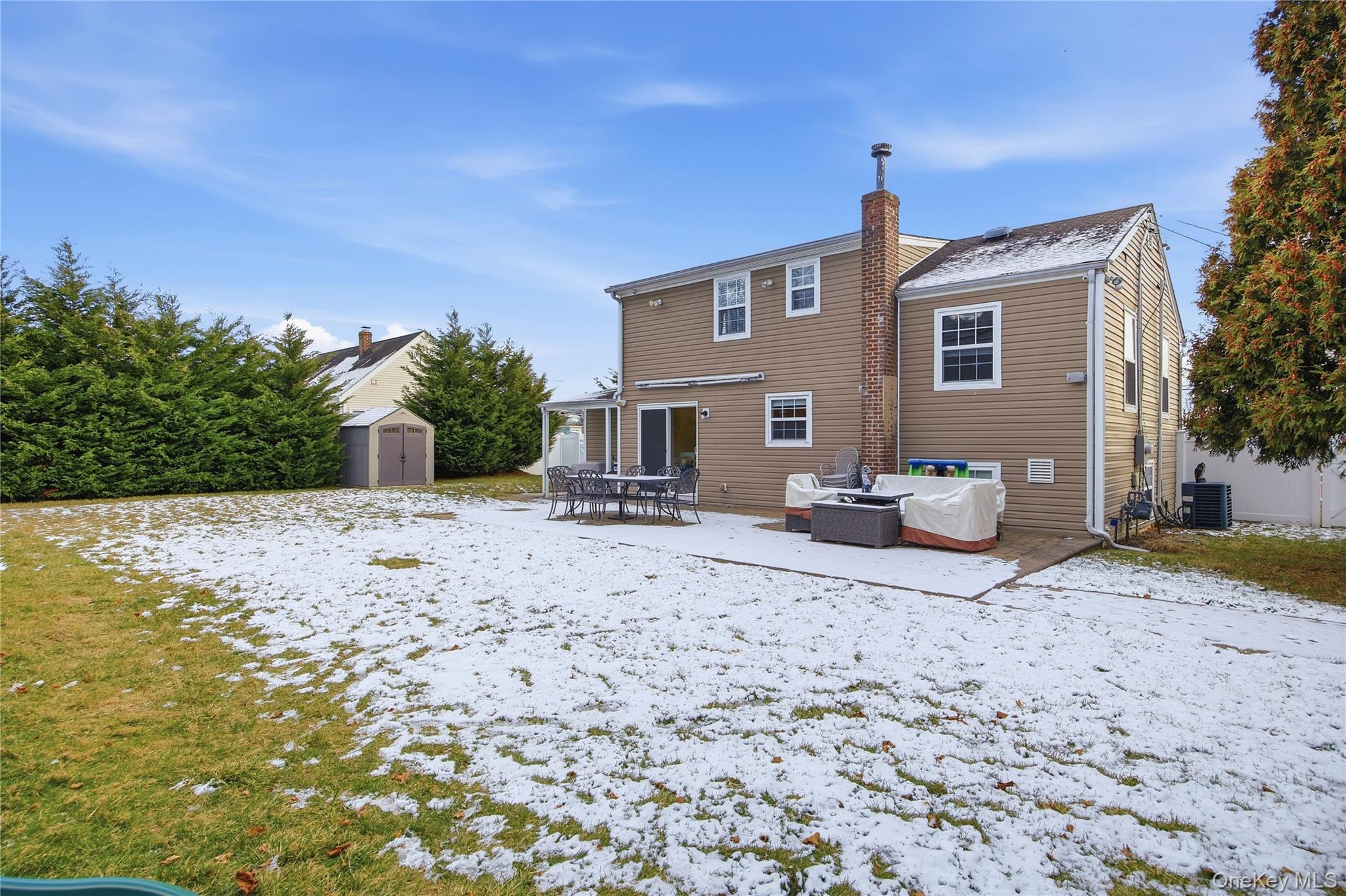 147 Ruth Street West Islip, NY 11795 - Photo 25 of 27