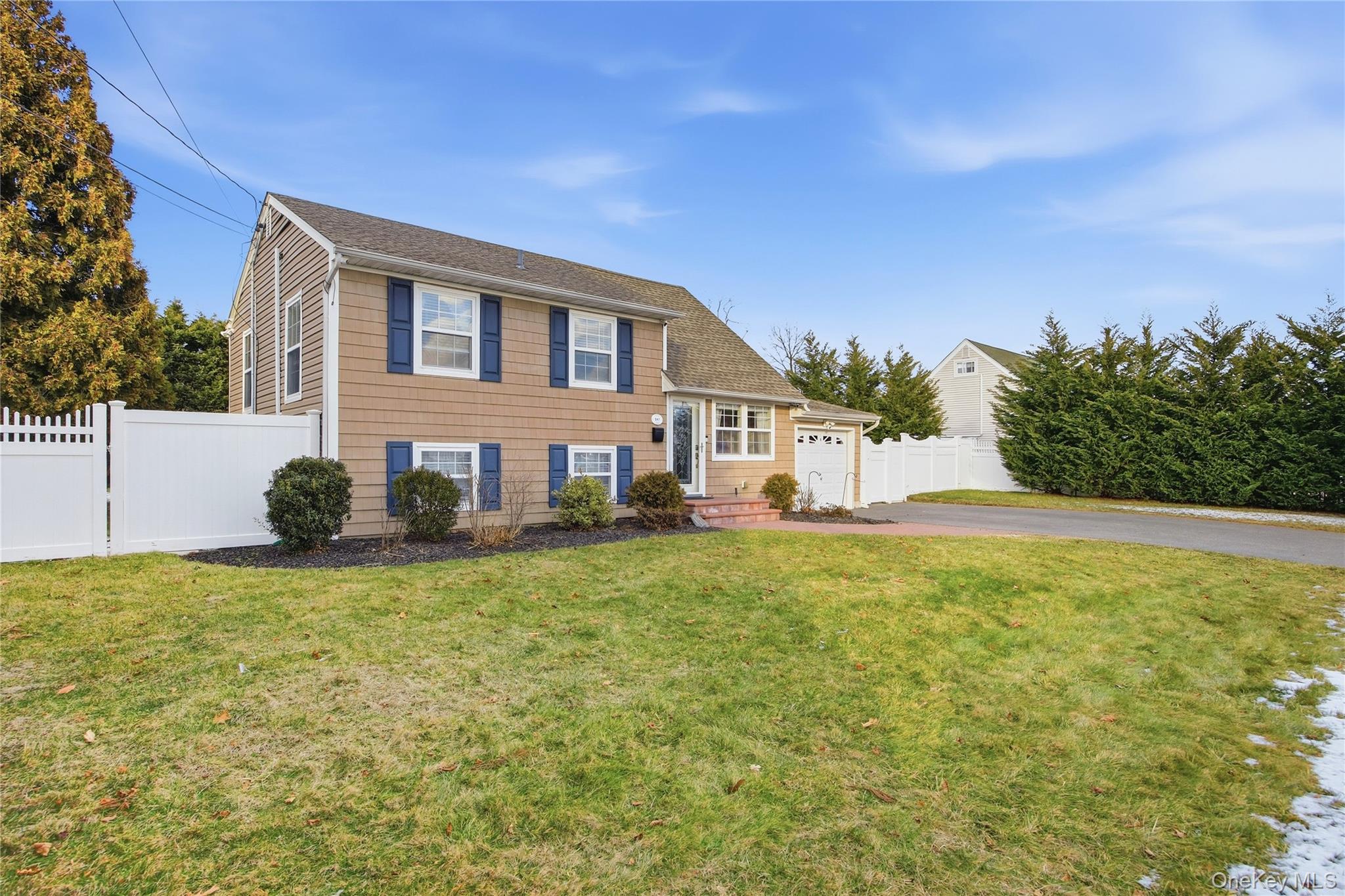 147 Ruth Street West Islip, NY 11795 - Photo 27 of 27