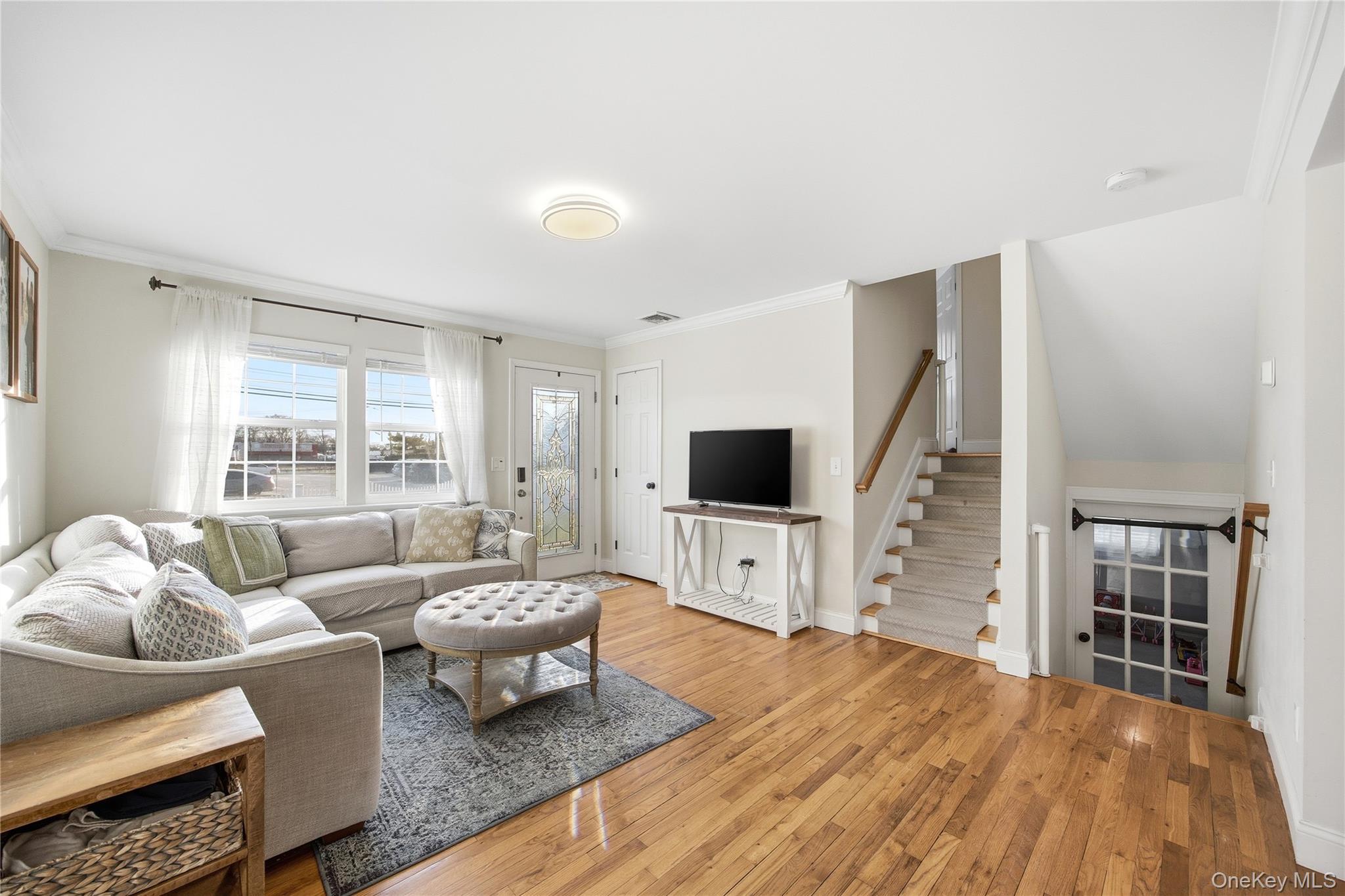 147 Ruth Street West Islip, NY 11795 - Photo 5 of 27