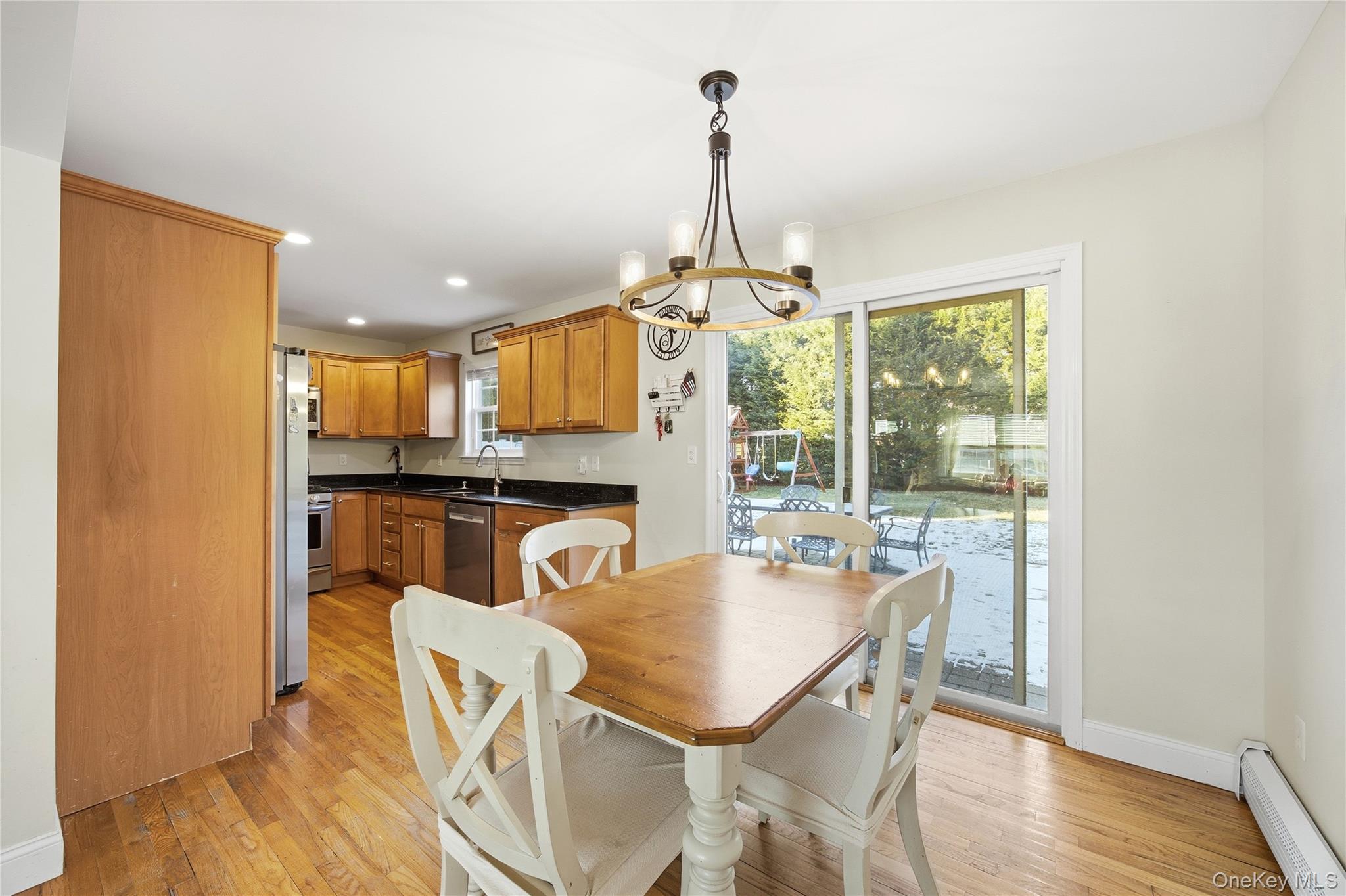 147 Ruth Street West Islip, NY 11795 - Photo 9 of 27