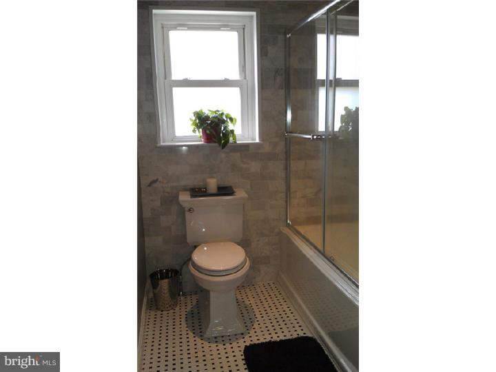 329 Horsham Road Hatboro, PA 19040 - Photo 11 of 25 Bathroom