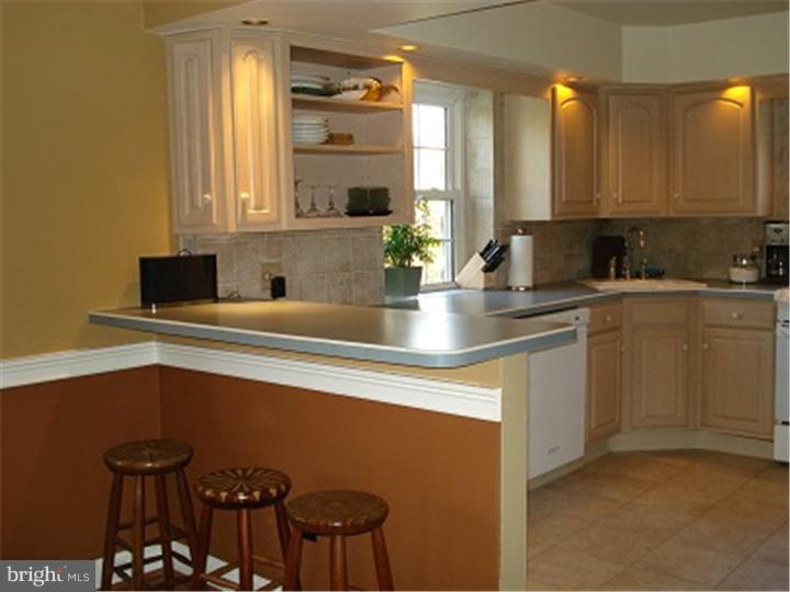 329 Horsham Road Hatboro, PA 19040 - Photo 8 of 25 Kitchen